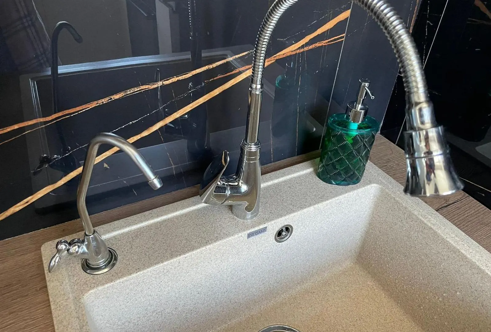 אסטנה Premium Apartment Atlant